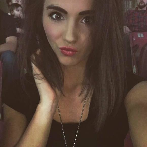 Meet your Posher, Allyson - Picture 1 of 1