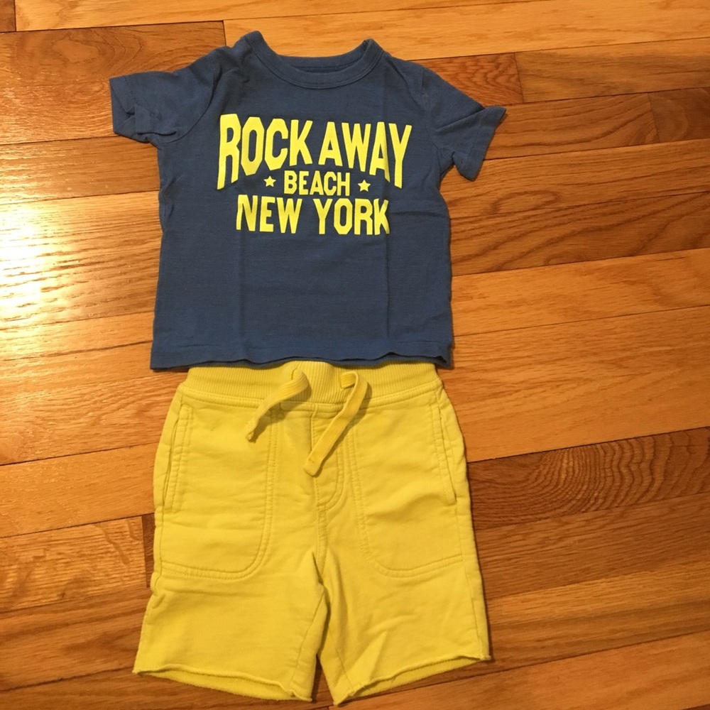 BabyGap- shorts and t-shirt outfit 12-18mo