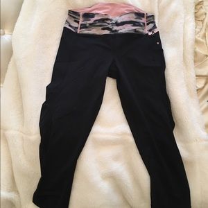 Size 6 Lulu lemon crop pants