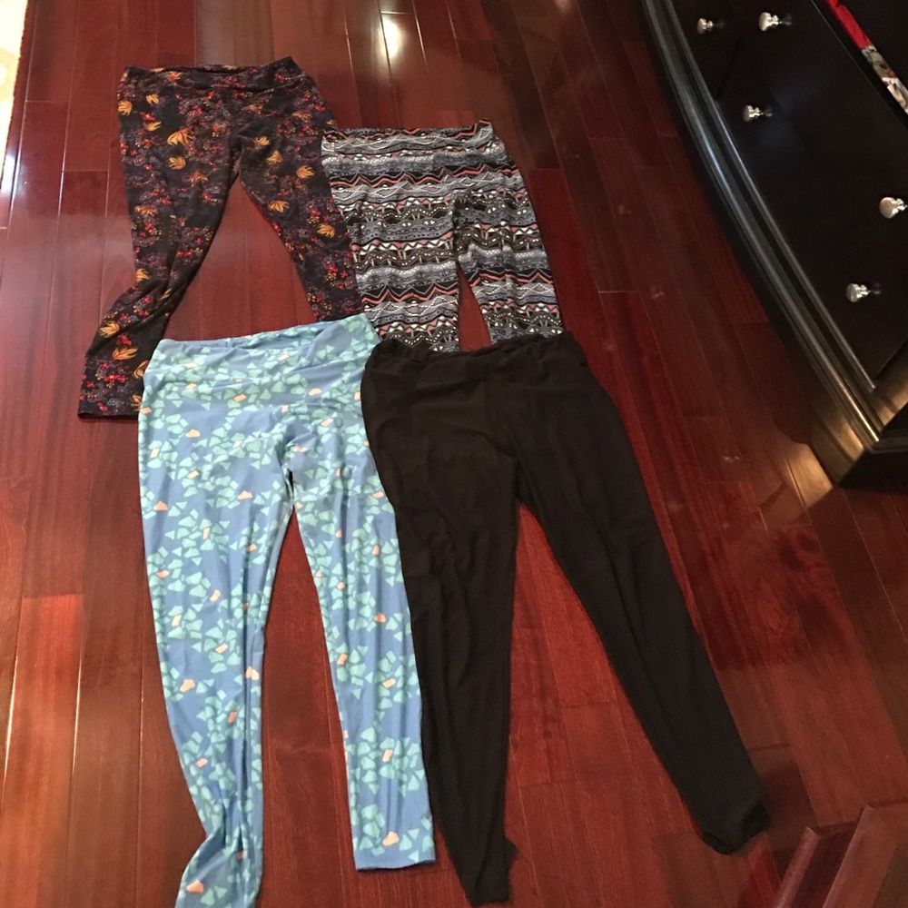 4 pairs of super cute LuLaRoe leggings