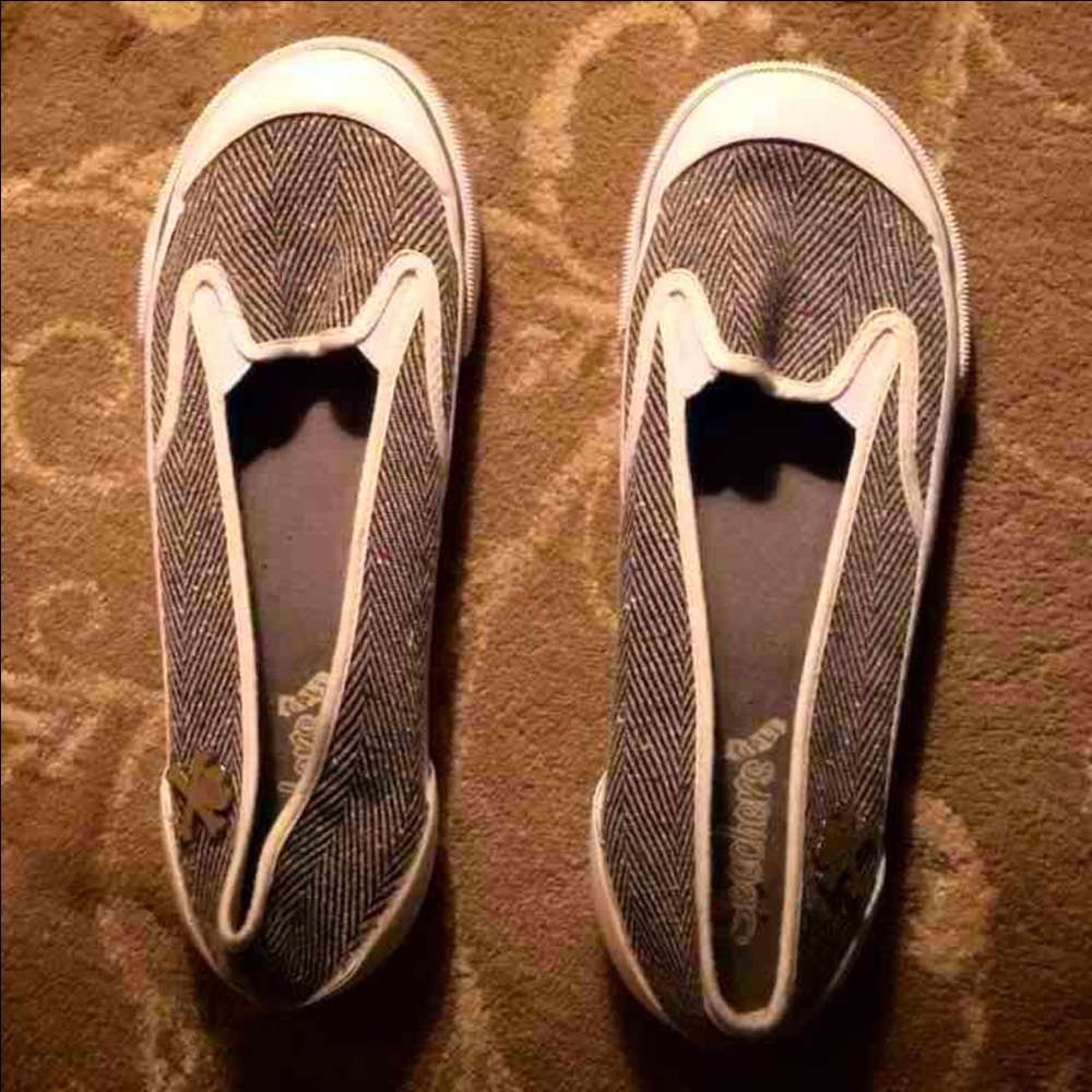 Skechers