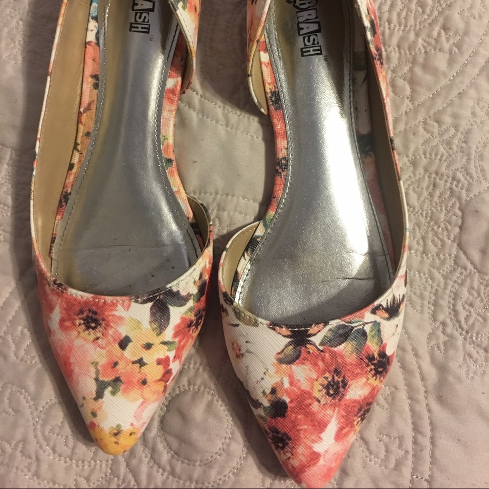 Floral flats size 8