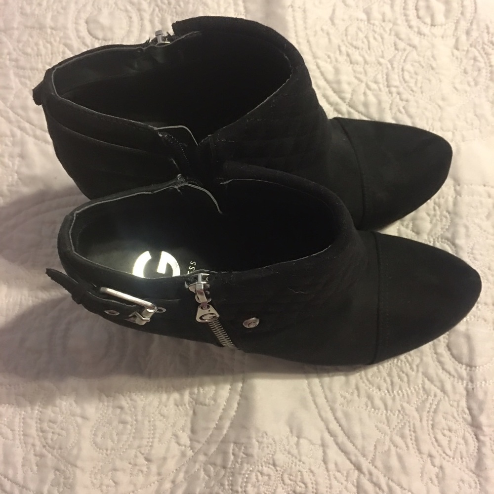 Guess booties size 8