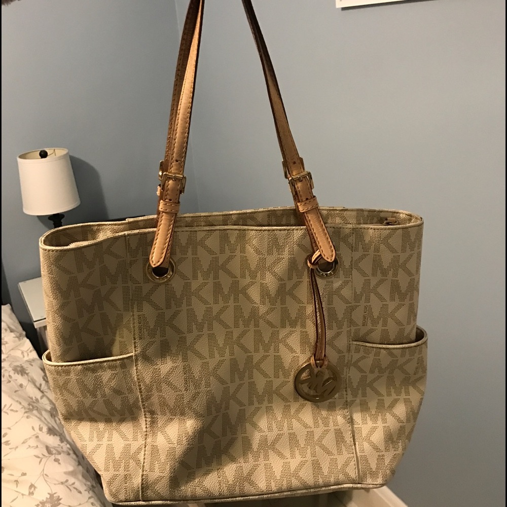 Michael Kors Jet Set Logo Tote
