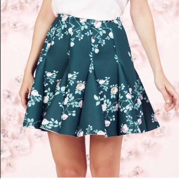 LC Lauren Conrad Dresses & Skirts - 🤑FRIDAY SALE🤑 Lauren Conrad Floral Skirt