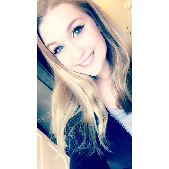 Meet your Posher, Briana - Picture 1 of 1