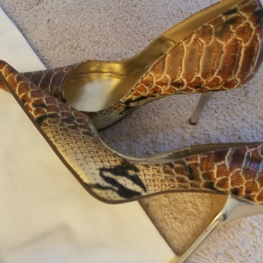 SEXY MICHAEL ANTONIO  SNAKE PRINT HEELS