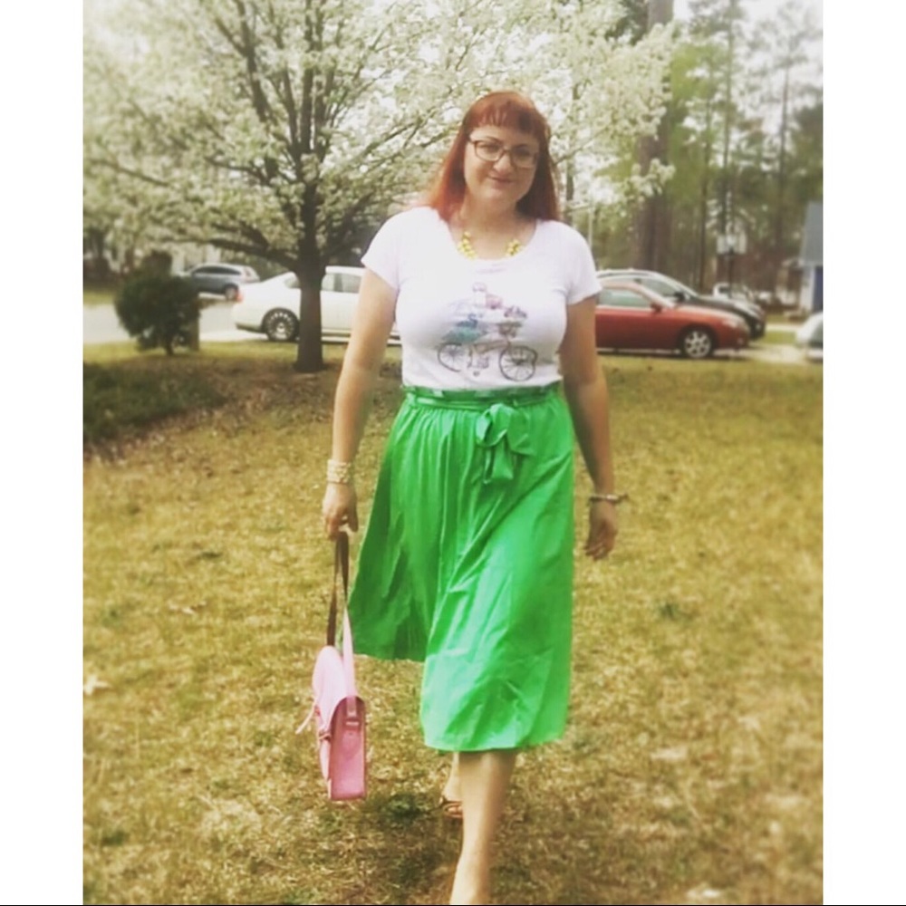 Green pleated skirt - Picture 3 of 4