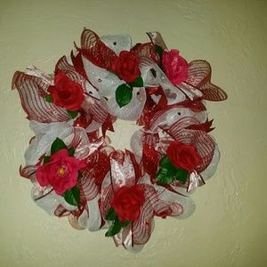 Red & white wreath