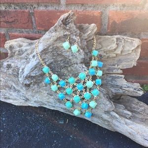 Fun "bib" style necklace set.