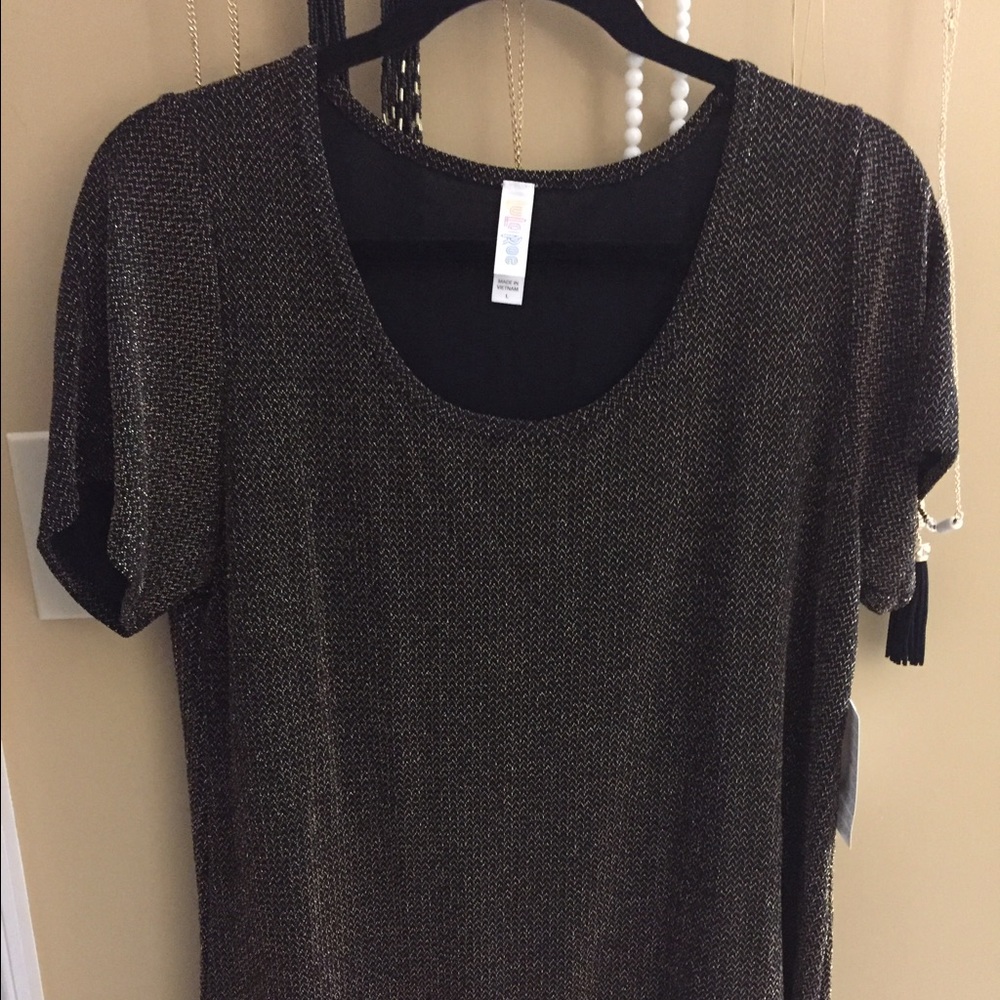 Large Elegant Perfect Tee