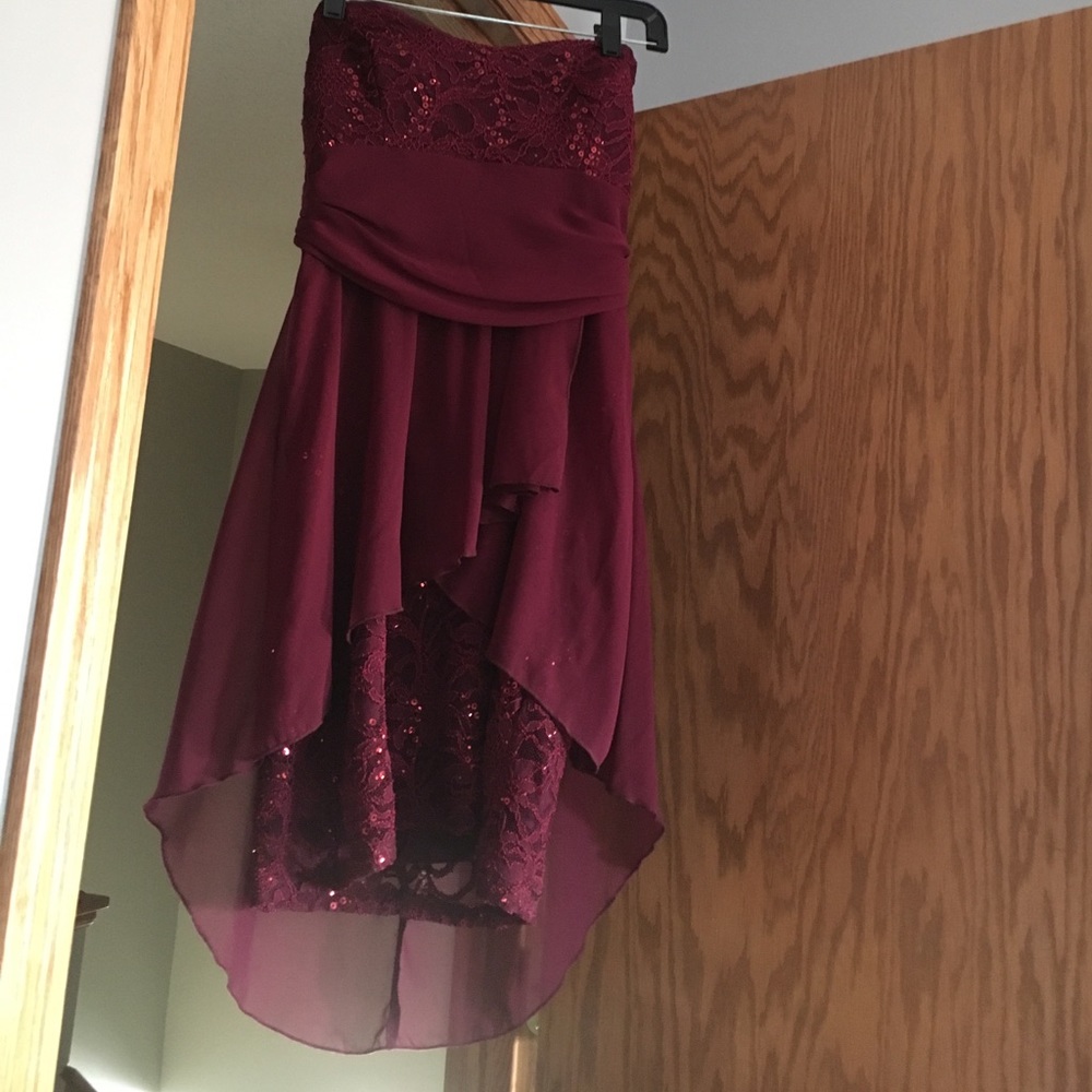 Wine colored strapless dress for special occasion