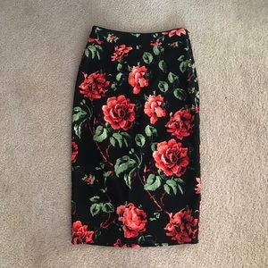 Missguided Rose print pencil skirt 🌹