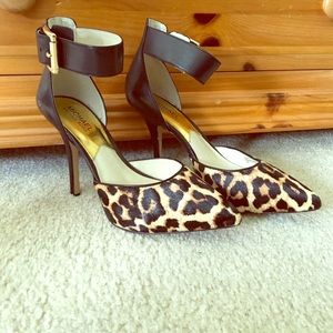 Michael Kors d'Orsay Pumps in Animal Print