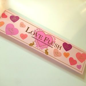 Limited Edition Too Faced Love Flush Palette