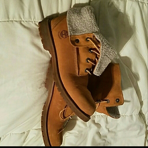 Timberland Ladies fur lined boots sz 7.5 - Picture 3 of 4