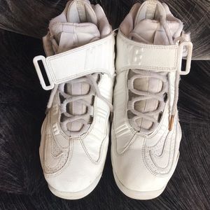 Men's Nikes lots of life