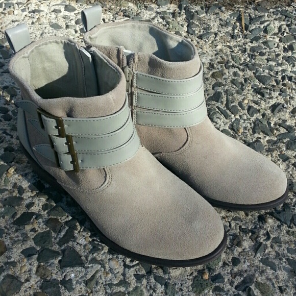 Charles by Charles David " Devote " Bootie - Picture 1 of 3