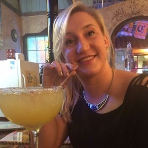 Meet your Posher, Alanna