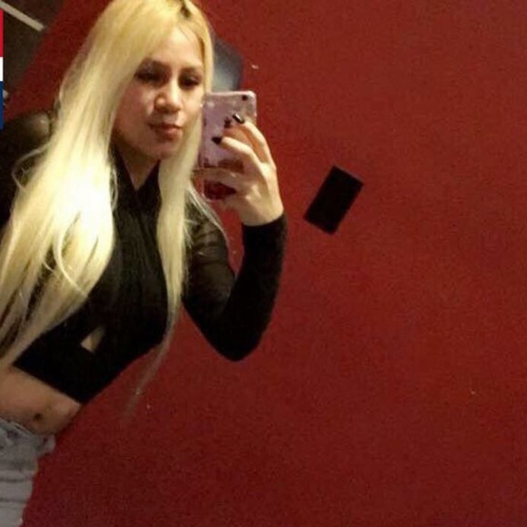 Meet your Posher, Kelly - Picture 2 of 2