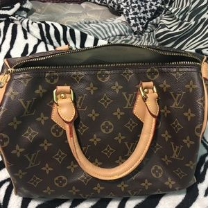 Louis Vuitton Speedy