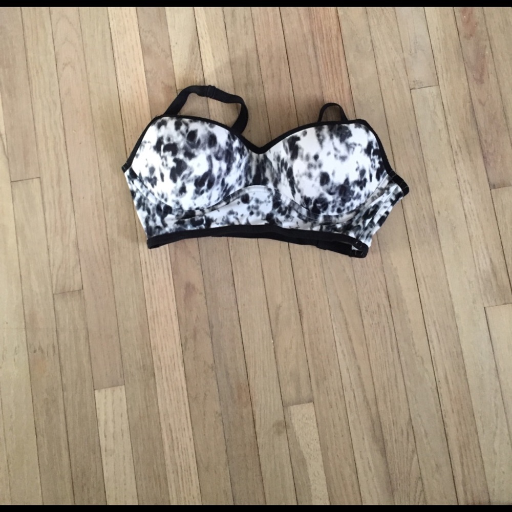 Victoria's Secret Pink sports bra