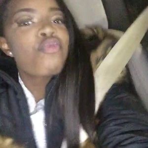 Meet your Posher, Kaya