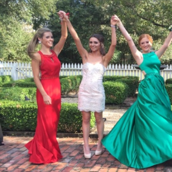 Prom dress. - Picture 4 of 4