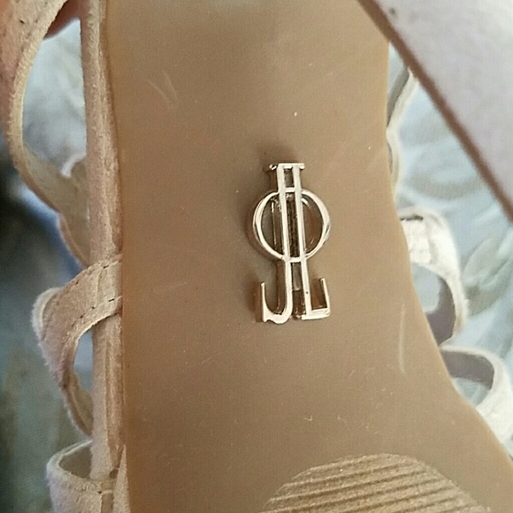 Jennifer lopez heels - Picture 3 of 3