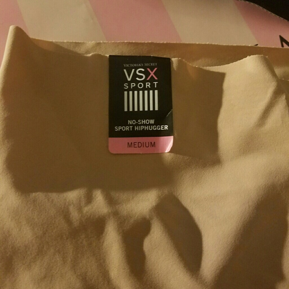 Victoria Secret sport panties medium nwt