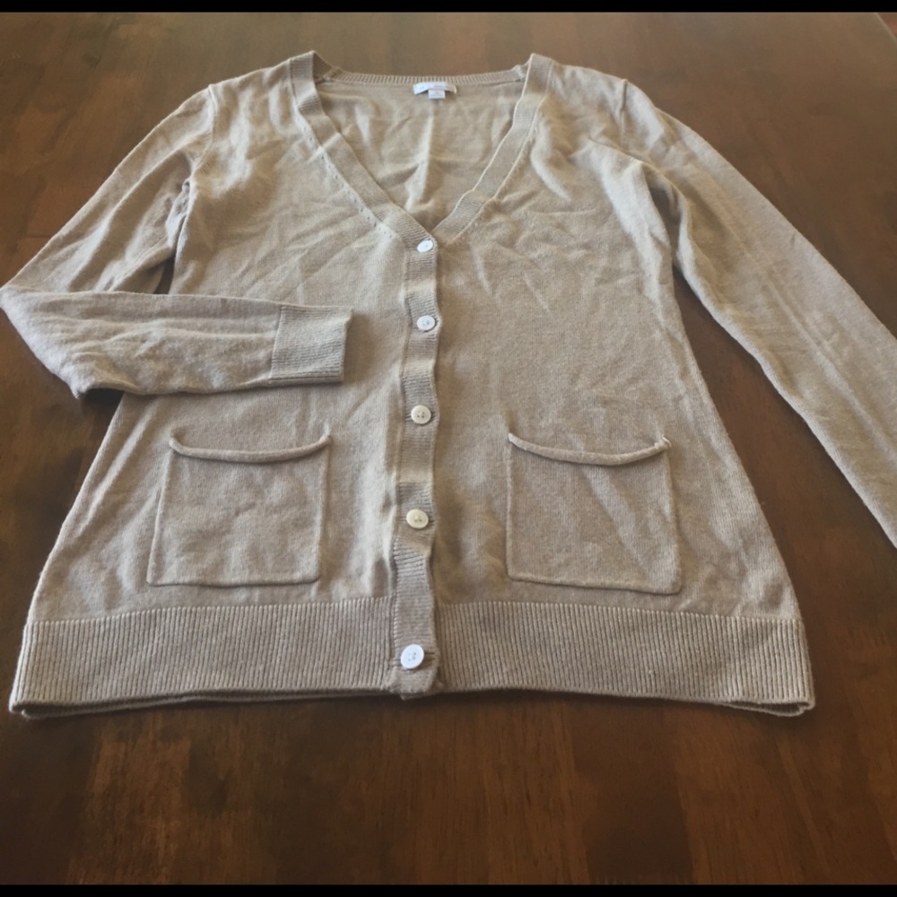 Gap long sleeve v-neck cardigan