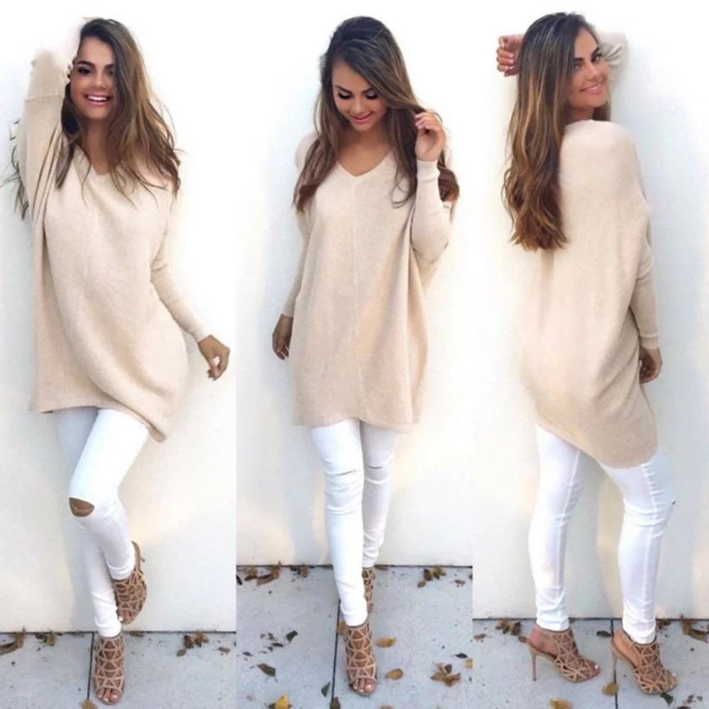 ✨Ultra Soft Peach Colored V-Neck Tunic Sweater✨ - Picture 1 of 2