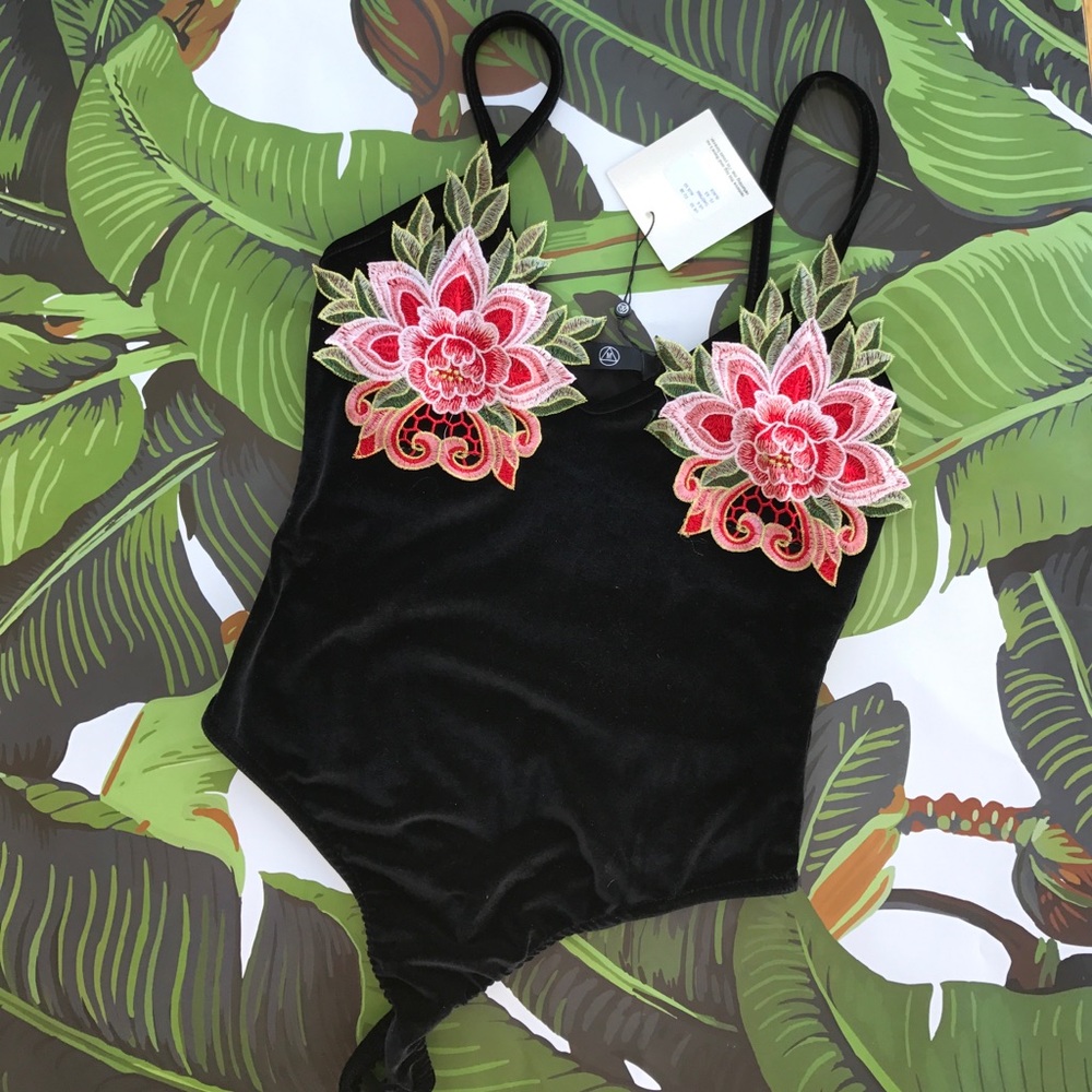NWT VELVET BODY SUIT WITH ROSE PATCHES