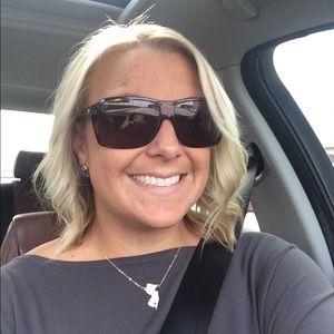 Meet your Posher, Lauren