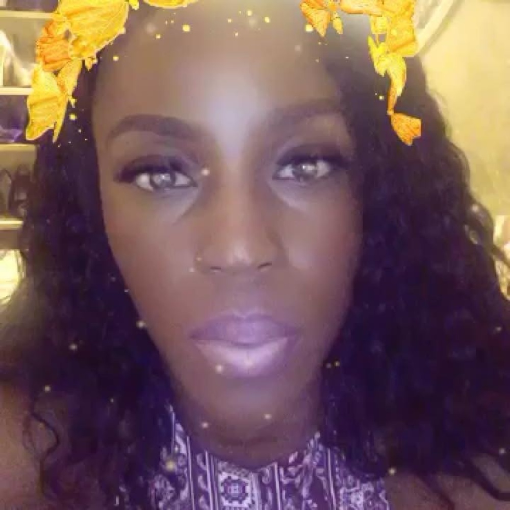 Meet your Posher, Kamelia