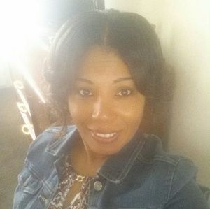 Meet your Posher, Alicia