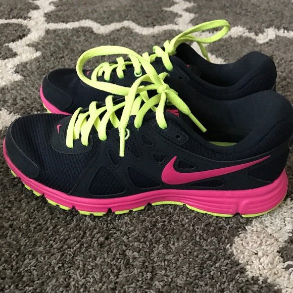 Nike Shoes - Nike tennis