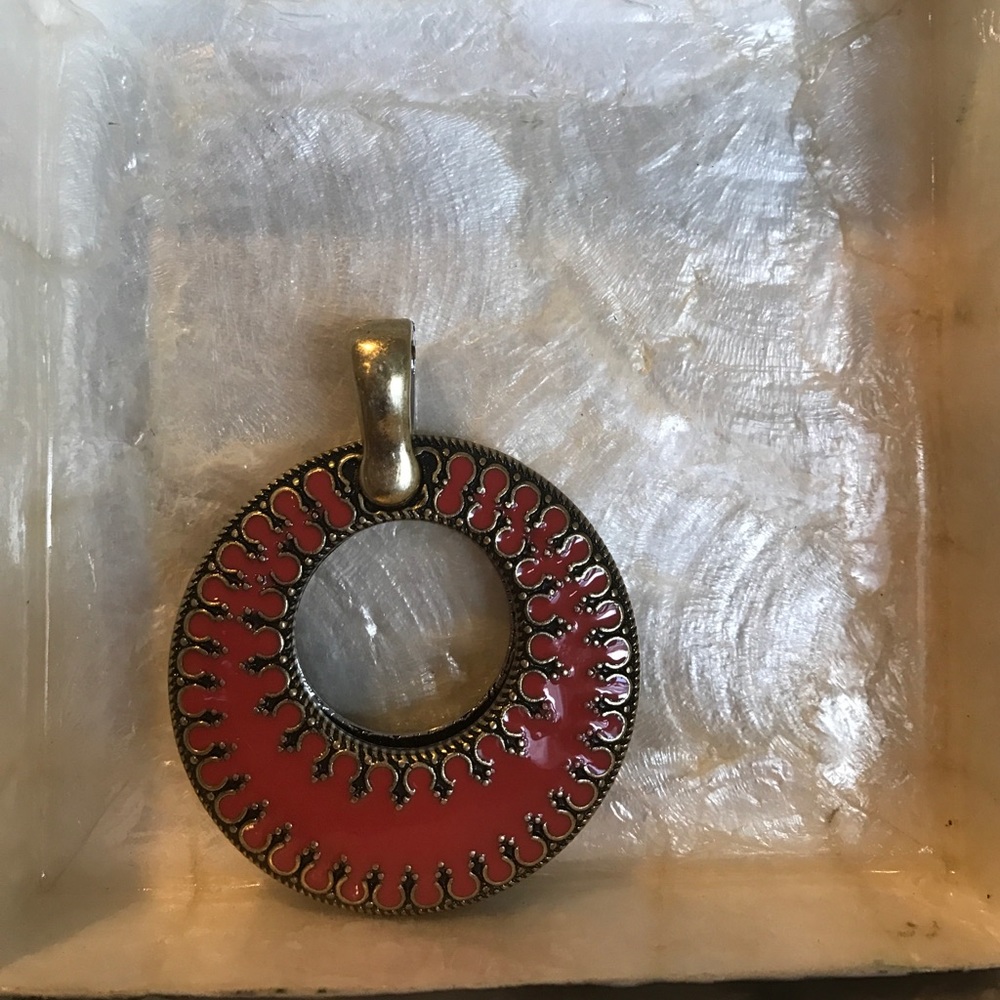 Premier Design reversible medallion, NWT