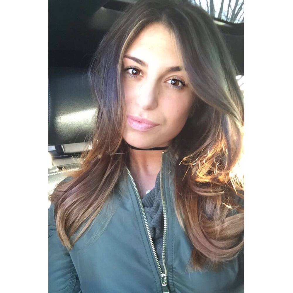 Meet your Posher, Alexis