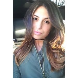 Meet your Posher, Alexis