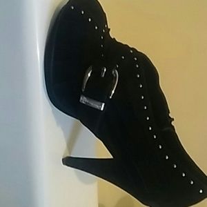 New BCBG Generation Black Studded Heels