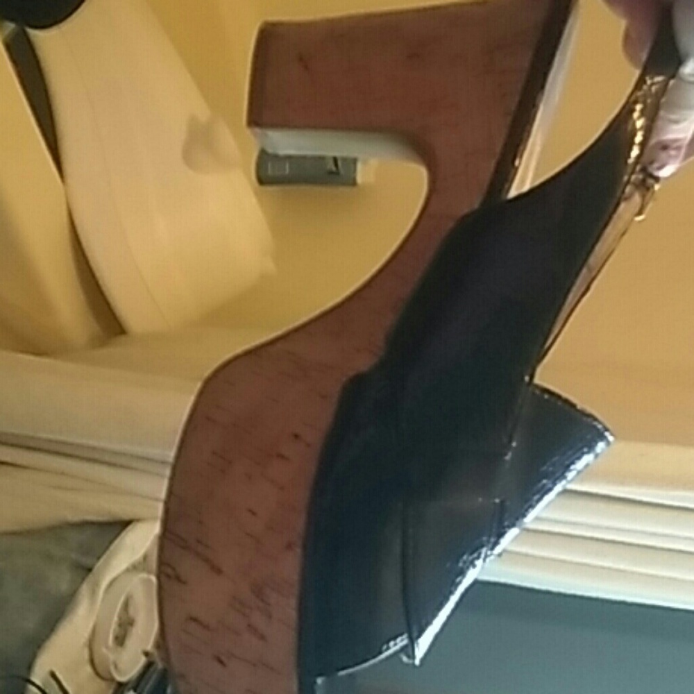 Nine West 9.5 Black Wedge Open Toe