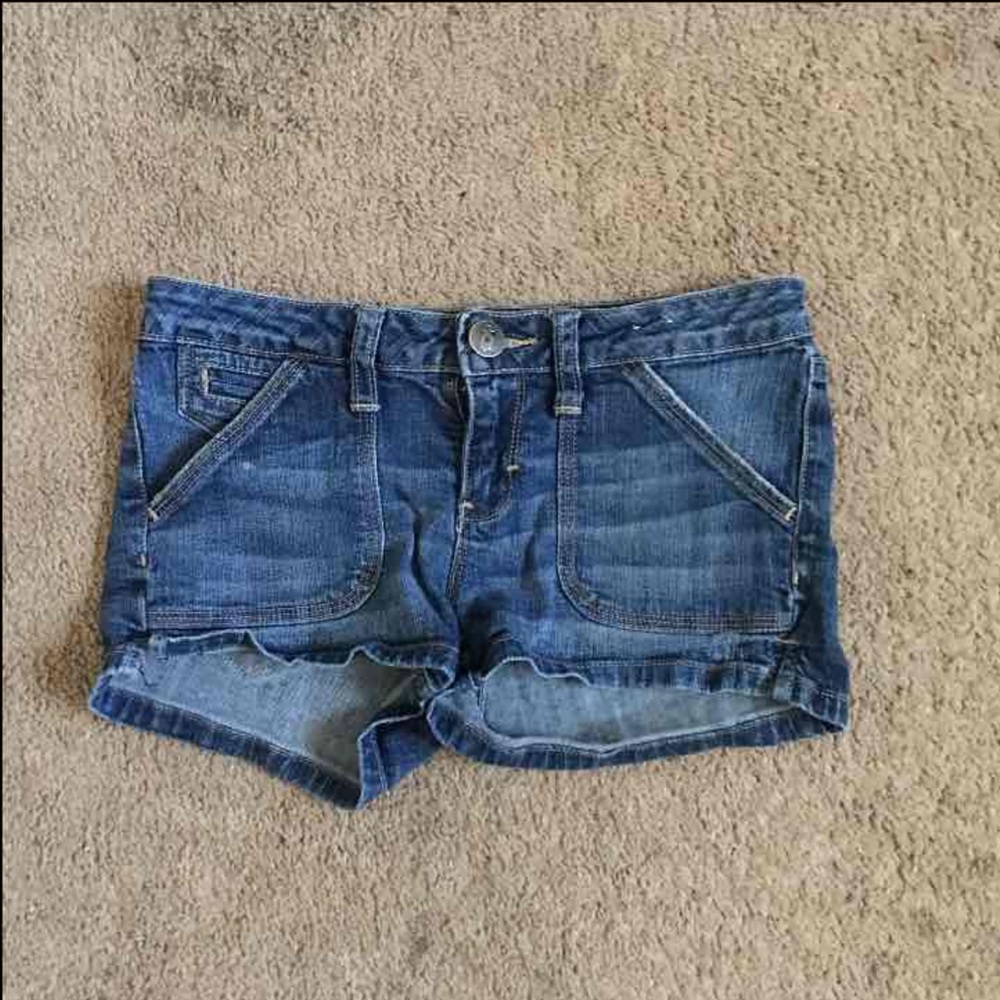 Decree shorts