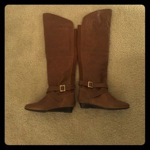 Brown Chinese laundry high boots. Never worn!