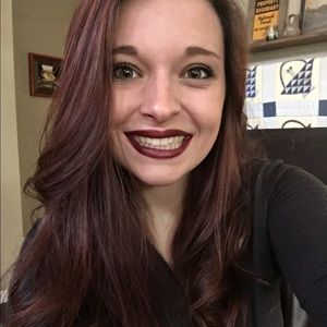 Meet your Posher, Abigail