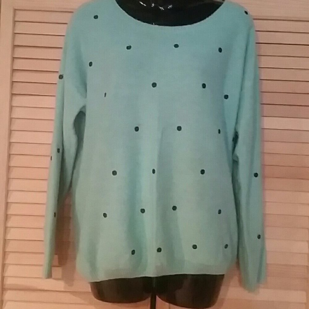 Boutique sweater. Mint with black dots. Worn once