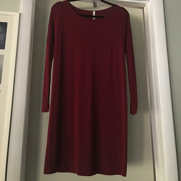 SOLD Maroon long sleeve comfy shift dress - Picture 2 of 2