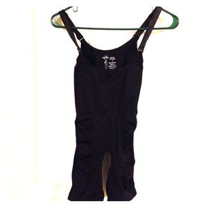 NWOT Short bodysuit shape wear