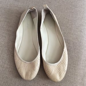 Aldo cream/off white flats size 8.5