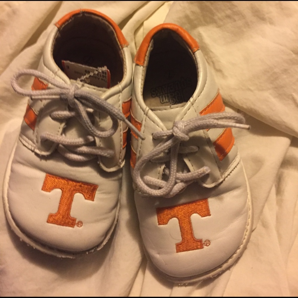 TN baby walking shoes size 7